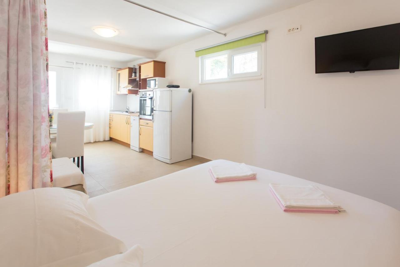 Apartments Bandic - 30 Meters To The Beach Trogir Exteriér fotografie