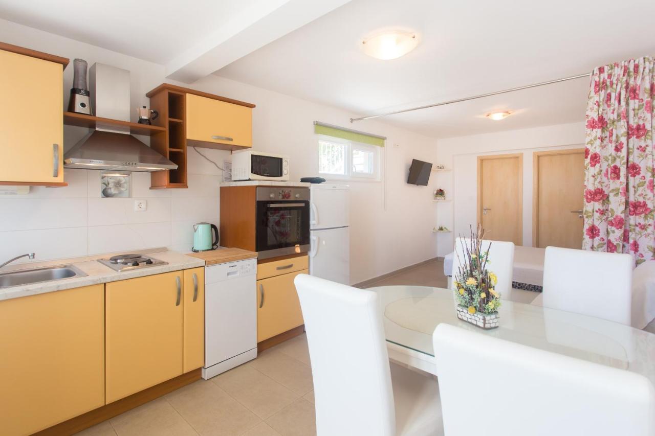 Apartments Bandic - 30 Meters To The Beach Trogir Exteriér fotografie